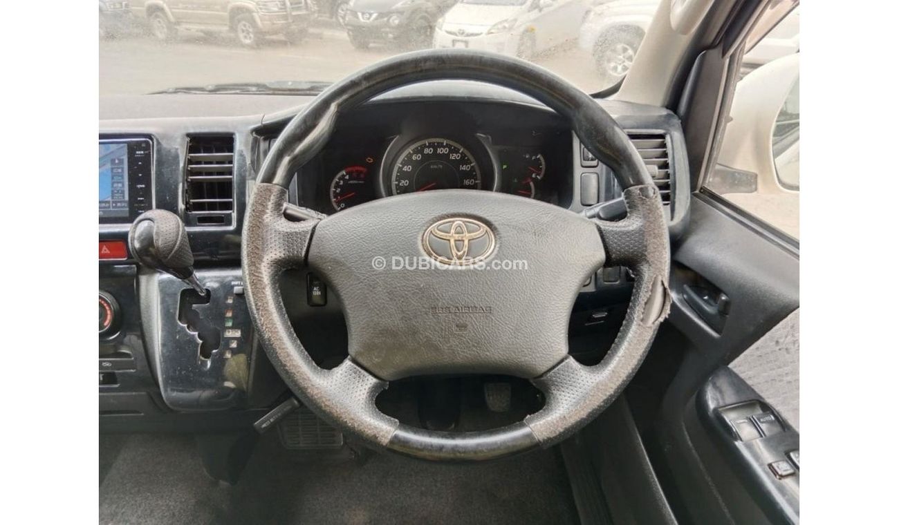 Toyota Hiace TOYOTA HIACE VAN RIGHT HAND DRIVE (PM1589)