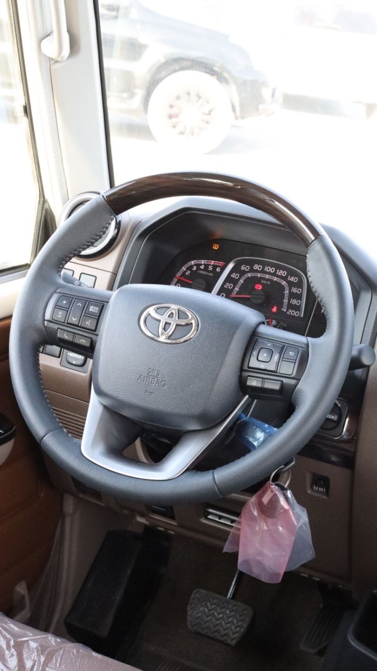 تويوتا لاند كروزر 70 LX 2.8L