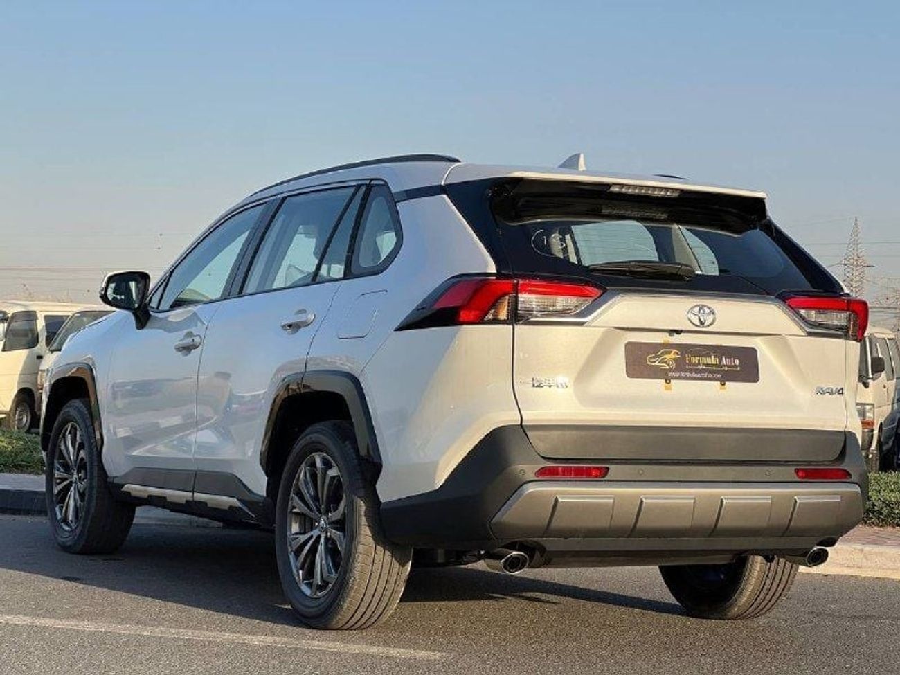 تويوتا راف ٤ 2.0L PTR A/T // 2025 // FULL OPTION WITH 360 CAMERA , RADAR , WIRELESS CHARGE //SPECIAL OFFER // BY