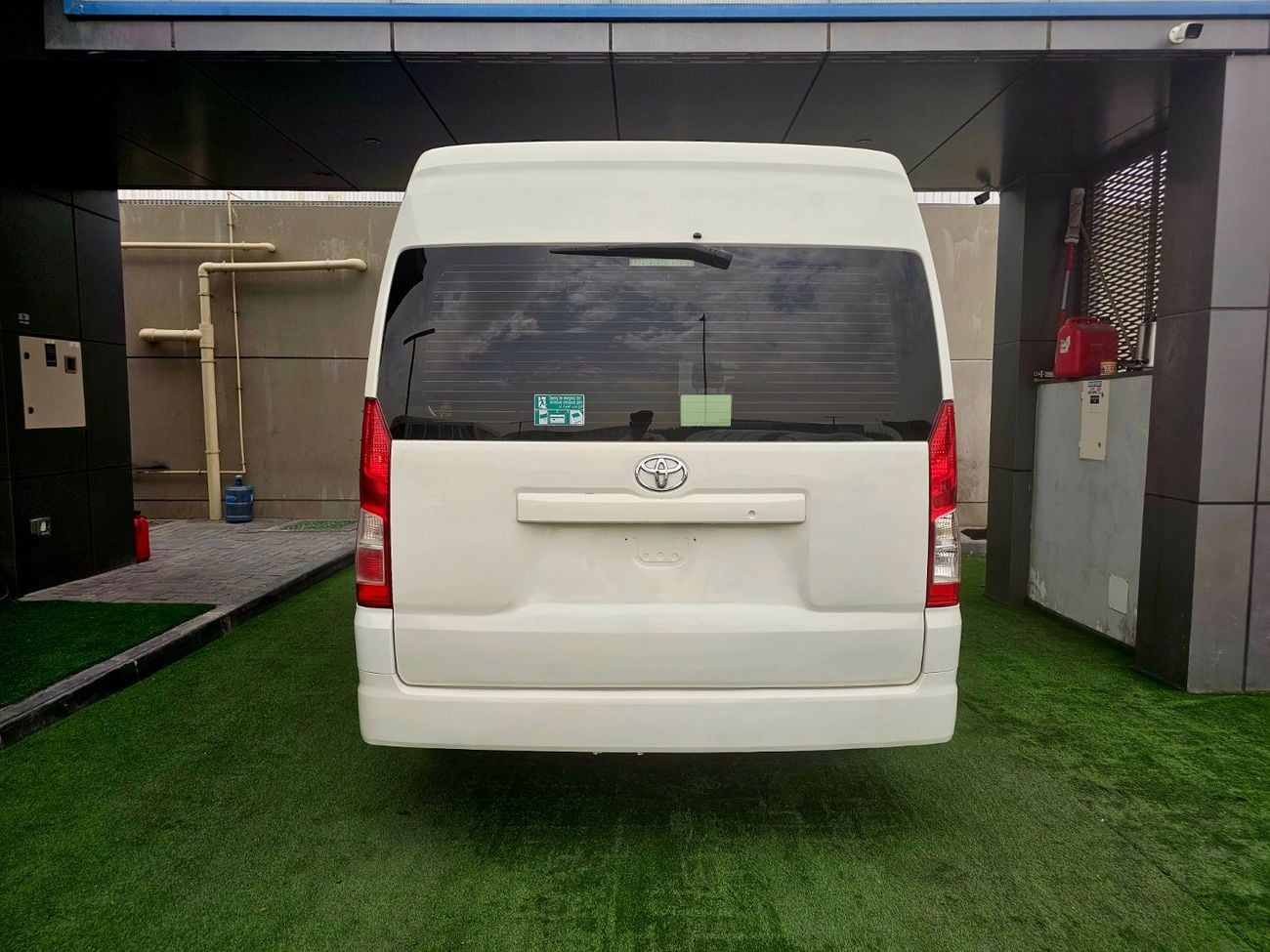 تويوتا هاياس GL PASSENGER/ PATROL MANUAL/ 3.5 V6/ LOW MILEAGE