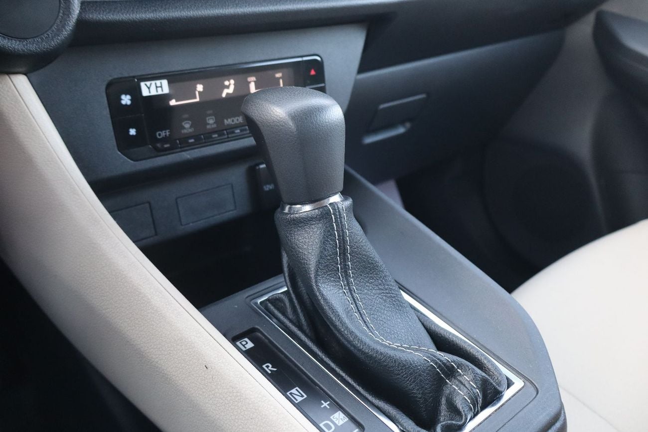 تويوتا يارس 1.5L E