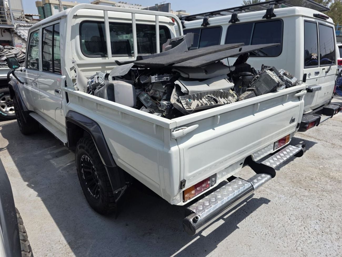 Toyota Land Cruiser Pick Up DIESEL RIGHT HAND DRIVE 4.5L ,2O15 MODEL ONLY FOR EXPORT AVAILABLE