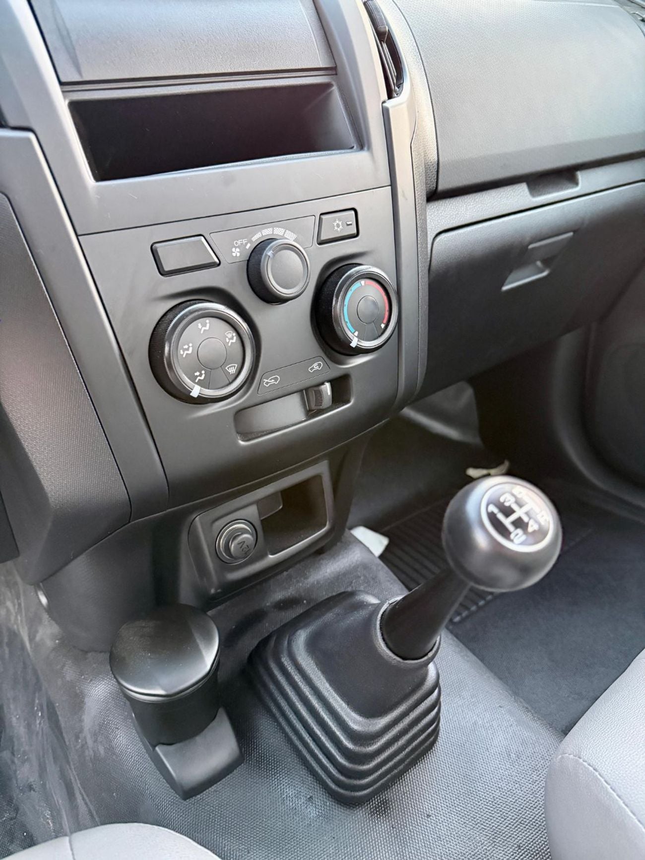 Isuzu DMax ISUZZ -D-MAX - SiNGLE CAB - 4x2 - 2.5L - DiESEL - RED