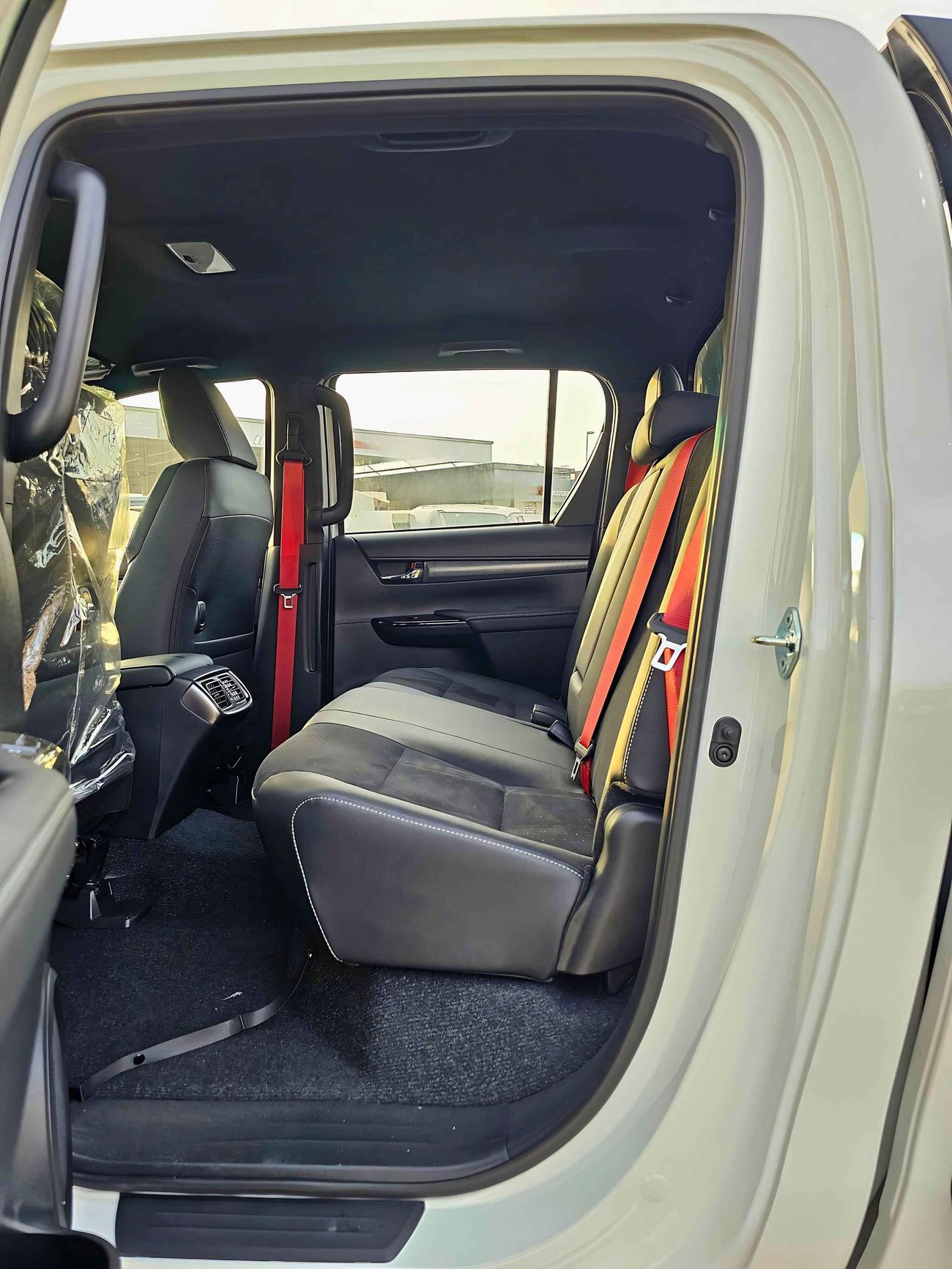 Toyota Hilux GR-S / V4 / 2.8L DIESEL / A/T / DVD / 360” Camera/ Roll Bar ( CODE # HDGR28AF)