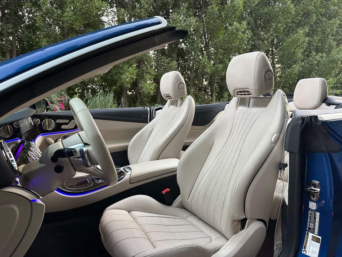 مرسيدس بنز E 450 3.0L V6 | 362 HP | 2023 | Convertible | 28000 KM | Excellent Condition | Full Option