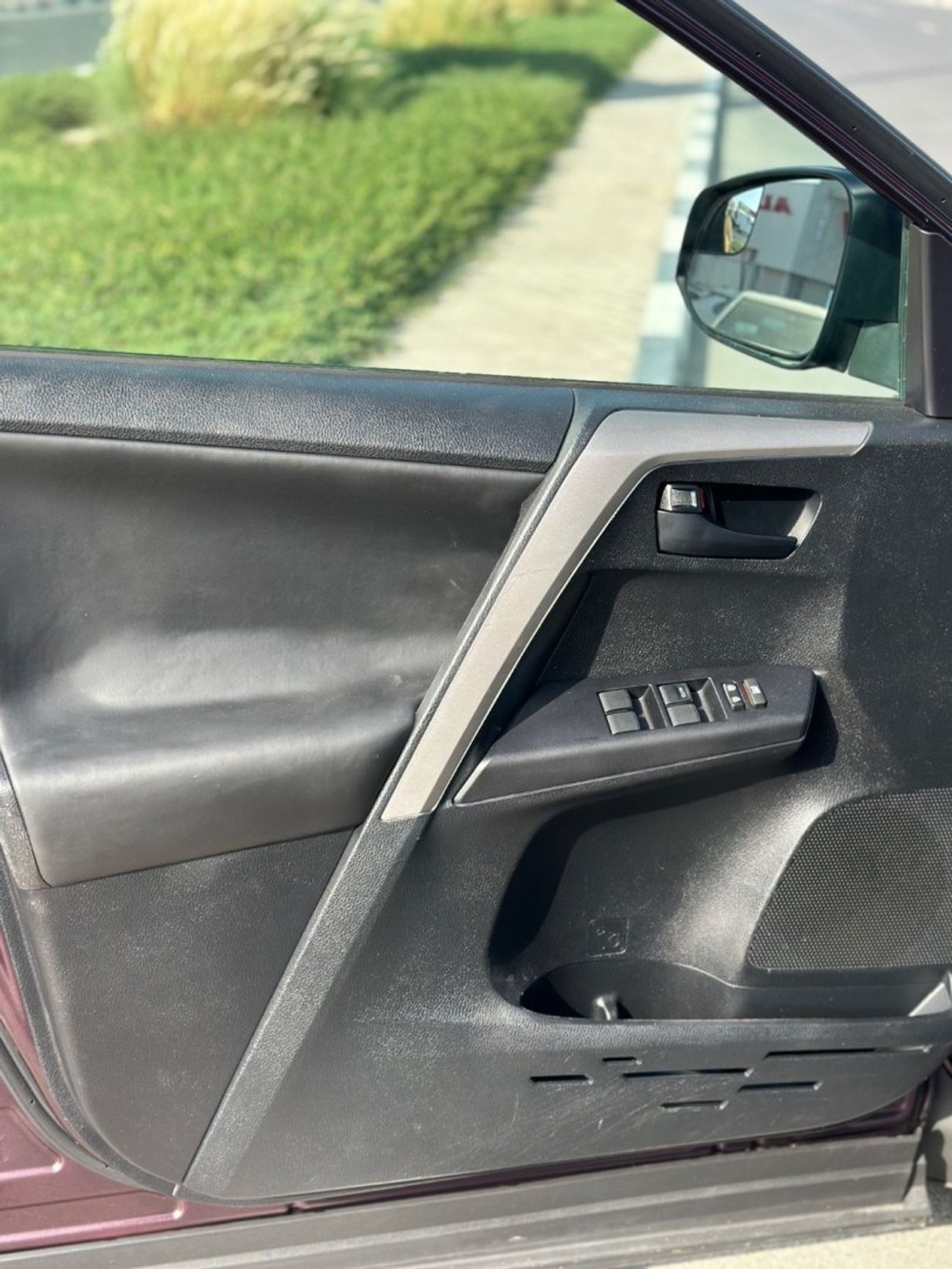 Toyota RAV4 2017 leather seats