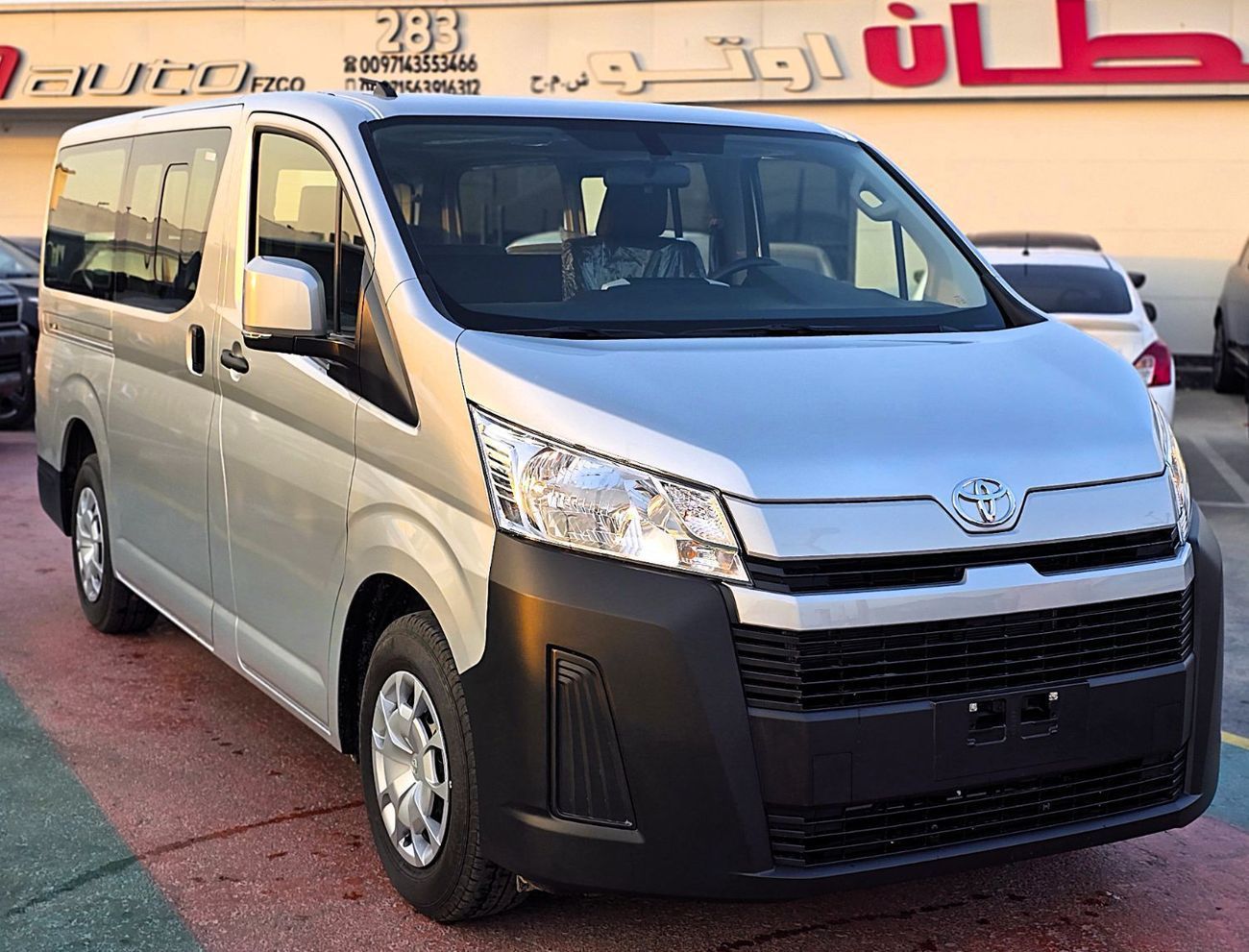 Toyota Hiace Toyota Hiace Std Roof Newshap 2.8l Diesel M/T 15 Seats White Color 2025 Model