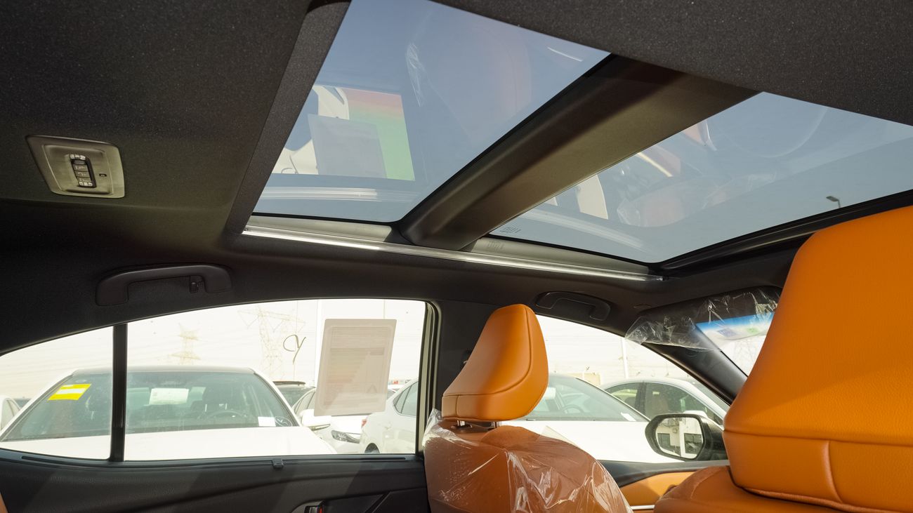 Toyota Camry Lumiere  2.5L HEV