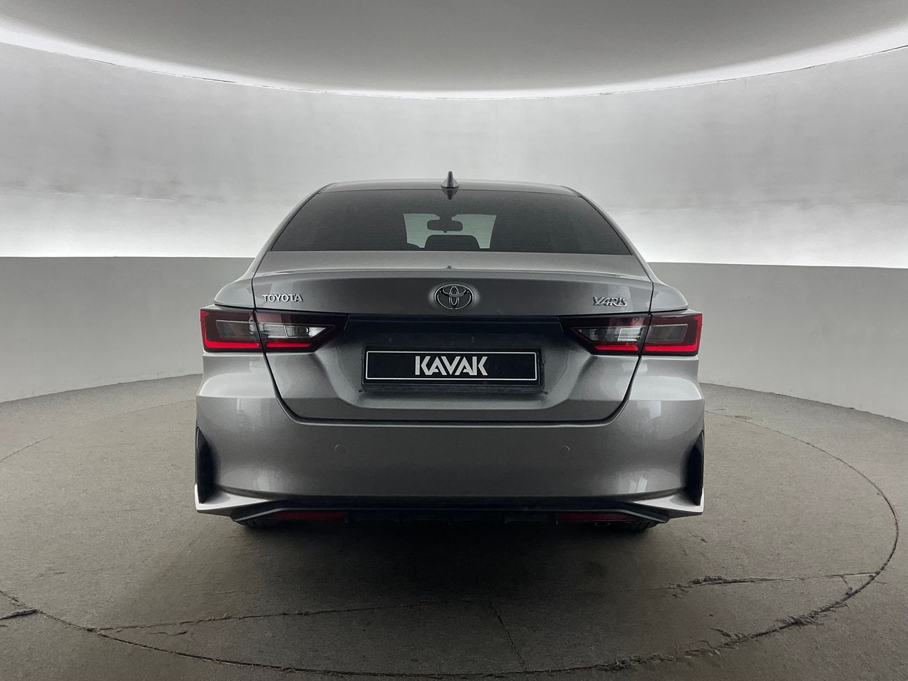 تويوتا يارس E | National Day Celebration | شامل الضمان | 0 ﺪﻔﻋﺓ ﺃﻮﻟﻯ