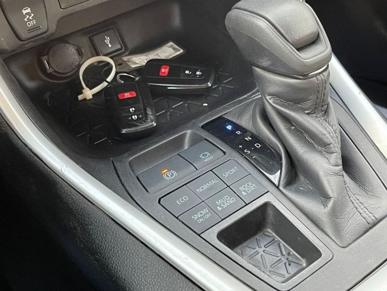 Toyota RAV4 2022 TOYOTA RAV4 XLE 4x4 IMPORTED FROM USA