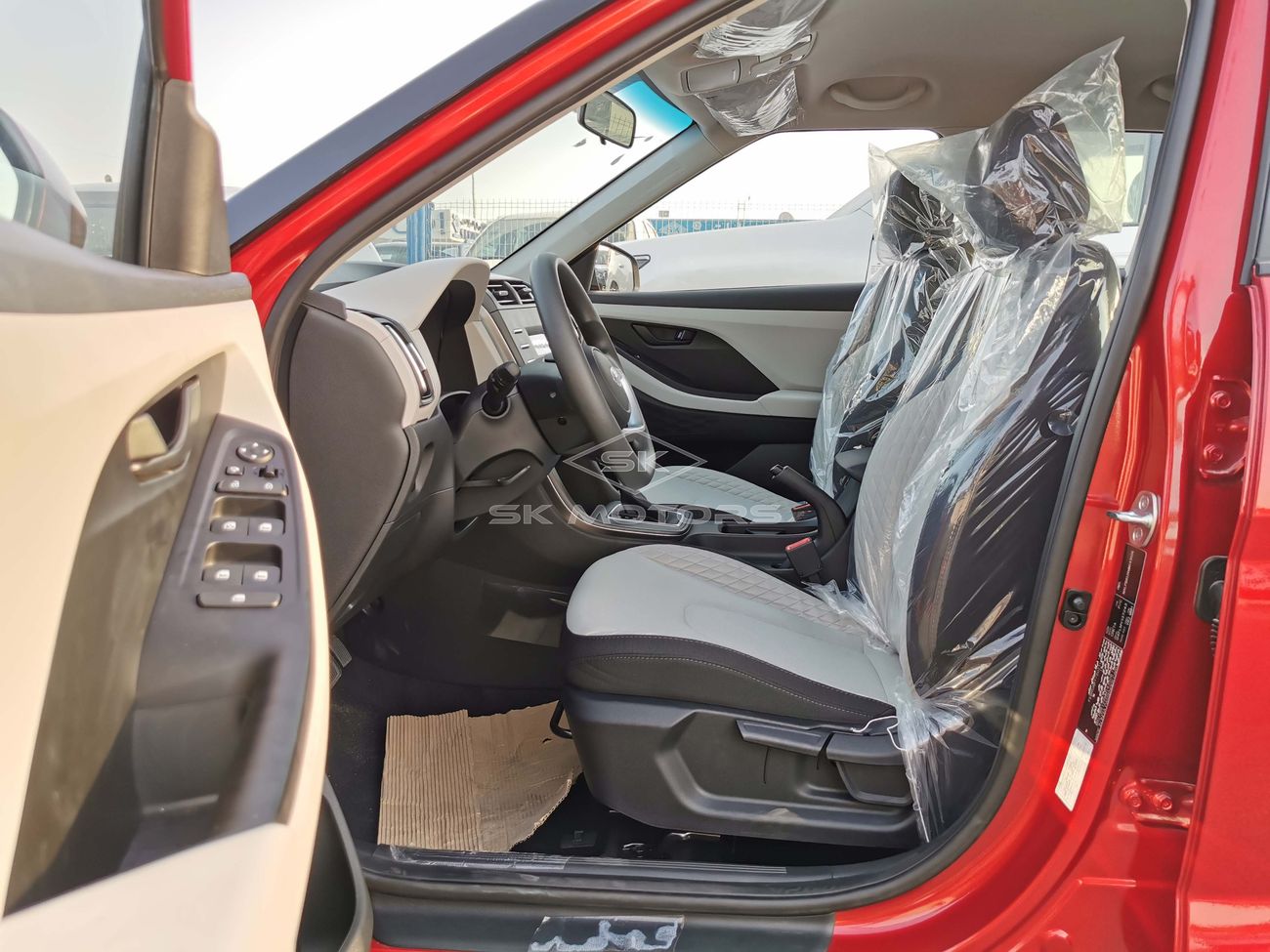 Hyundai Creta 1.5L, 16" Rims, DRL LED Headlights, Rear Parking Sensor, Rear A/C, Fabric Seats (CODE # HC07)