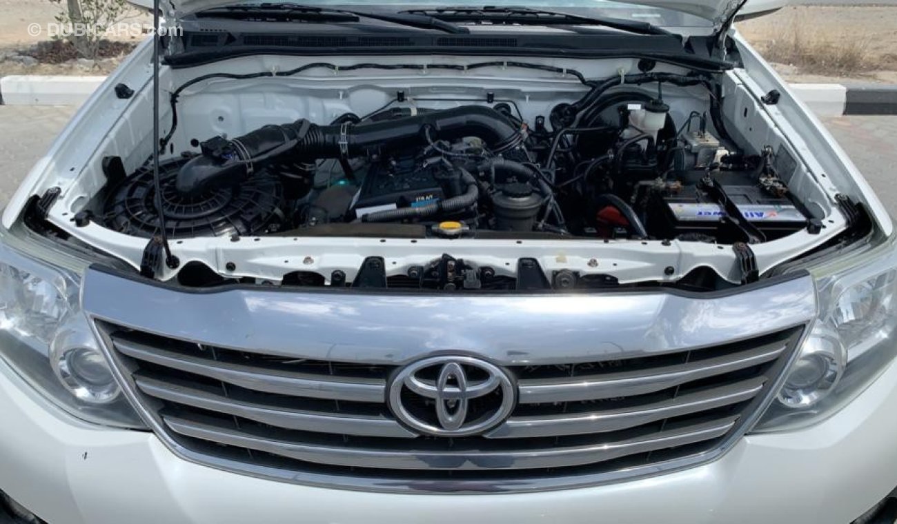 Toyota Fortuner 2015 4x4 Original Paints Ref#235