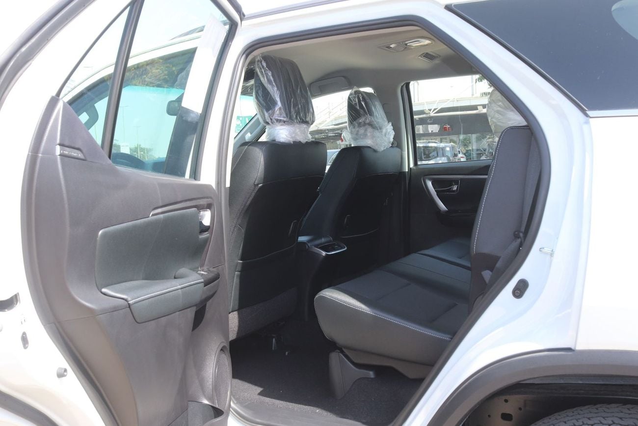 Toyota Fortuner 2026 Model Toyota Fortuner, 4.0L Petrol 4WD 6A/T