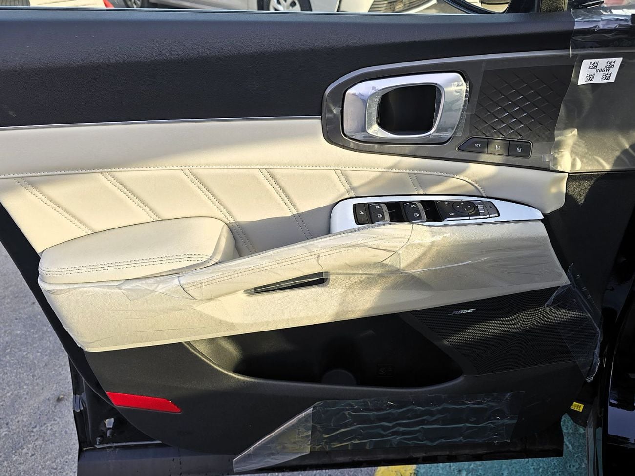 كيا سورينتو KIA SORENTO MQ4 HEV AT 7P 1.6L SUV AWD 5Doors black color 2026 Model