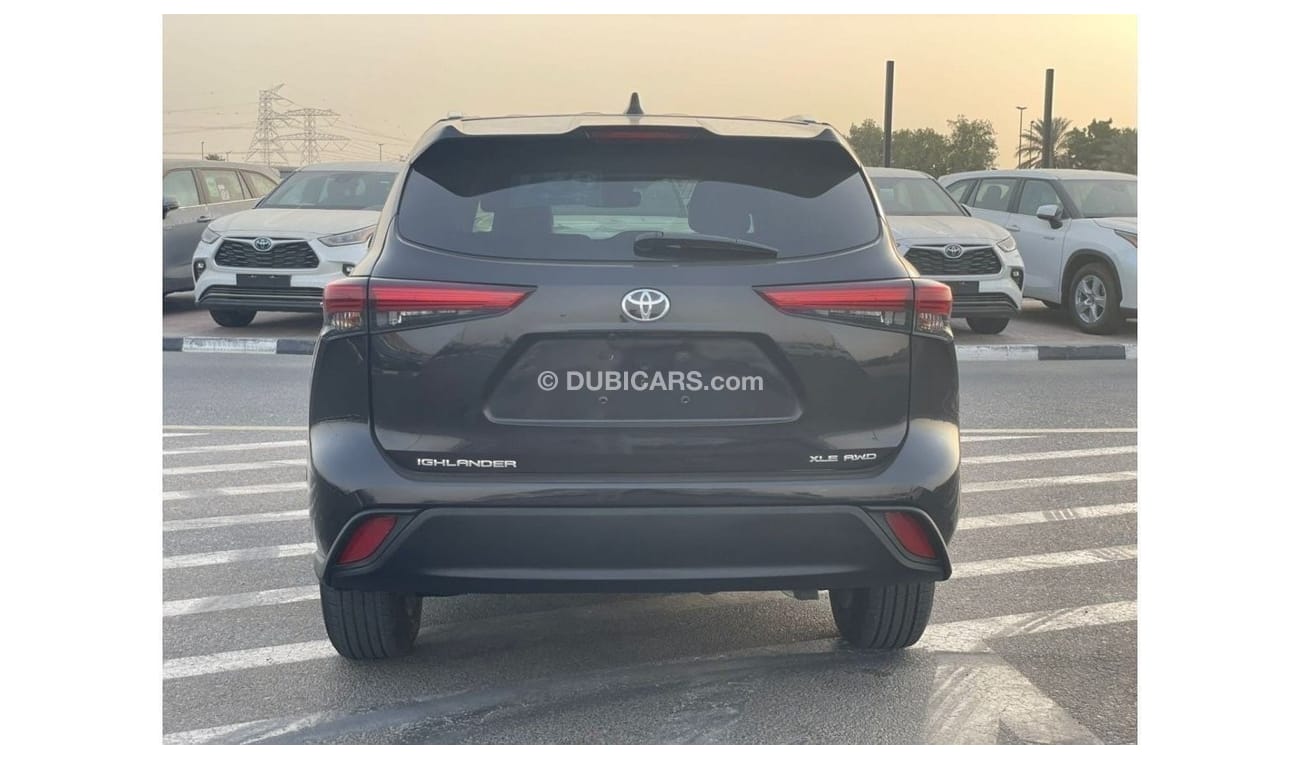 Toyota Highlander 2021 Toyota Highlander XLE 4x4 All Wheel Drive 3.5L V6 / -