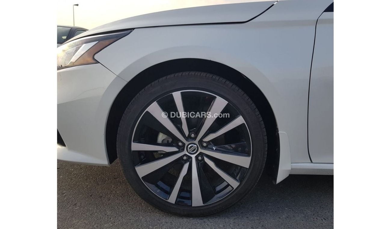 نيسان ألتيما 2022- Nissan Altima SR, 2.5L Petrol, Perfect Condition, Buy and drive
