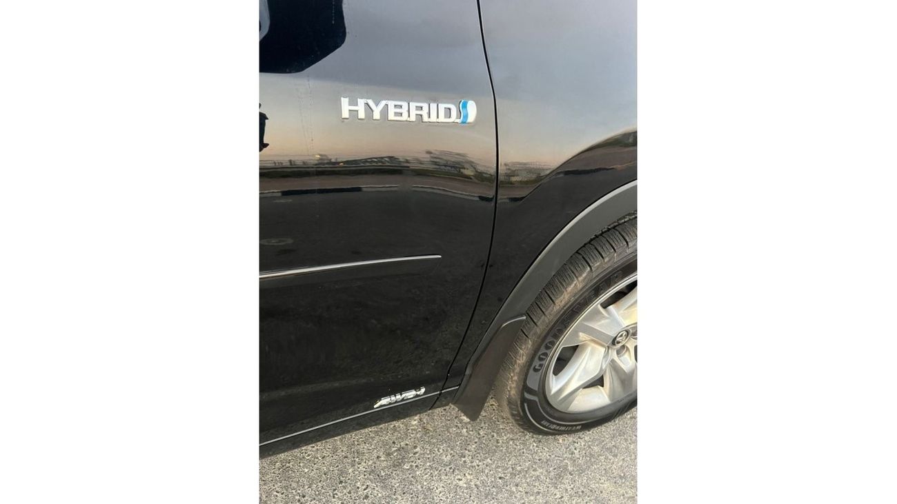 Toyota Highlander 2016 Toyota Highlander, Hybrid - 4X4 - Panoramic / Push Start - Heat and Cooling Seats- Limited Full