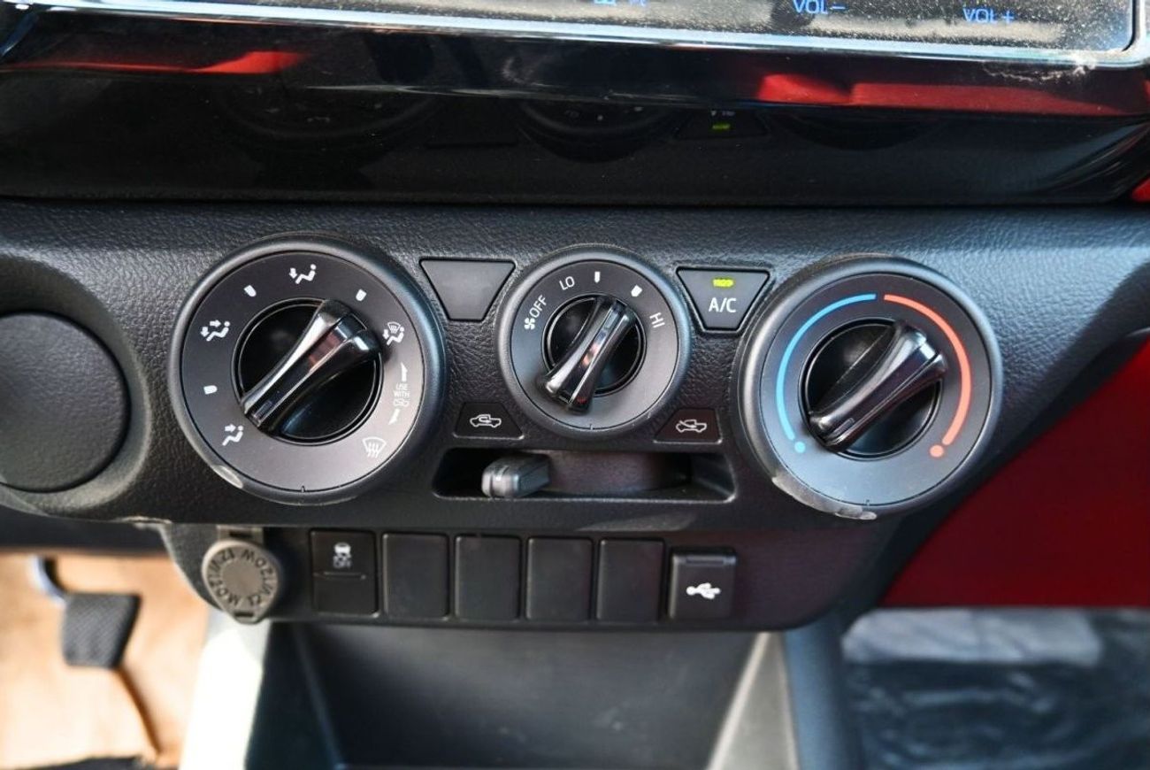 تويوتا هيلوكس تويوتا هايلكس 2024 2.4L 4x2 ديزل