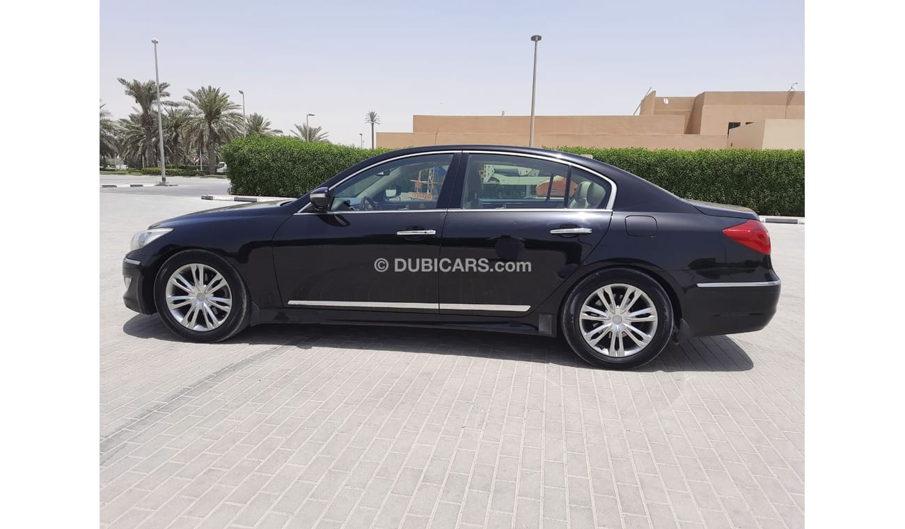 هيونداي جينيسس Std هيونداي جينسس 2013