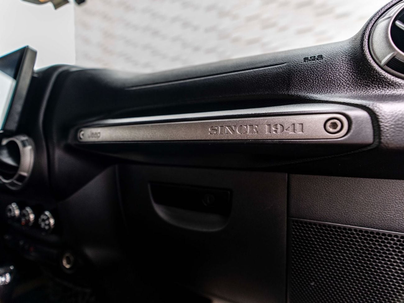 Jeep Wrangler Sport 3.6L A/T (5 Seater)