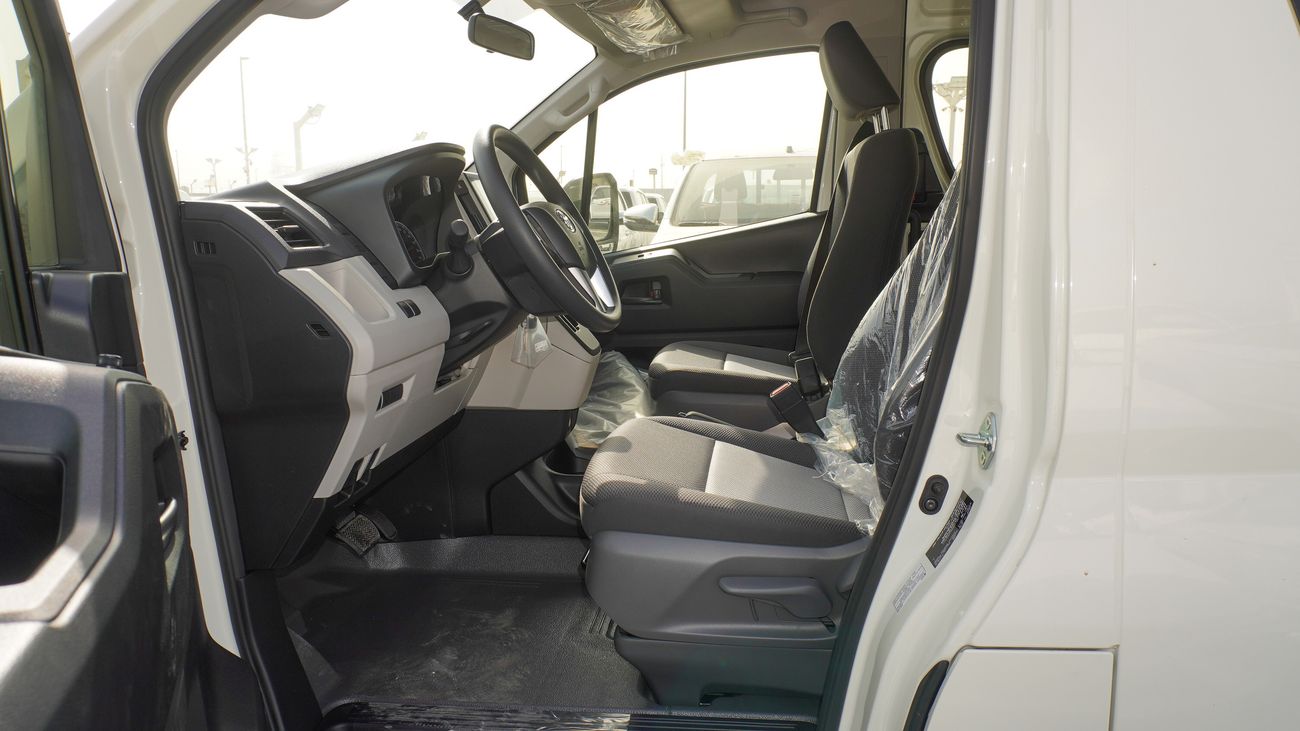 Toyota Hiace 3.5L V6 A/T