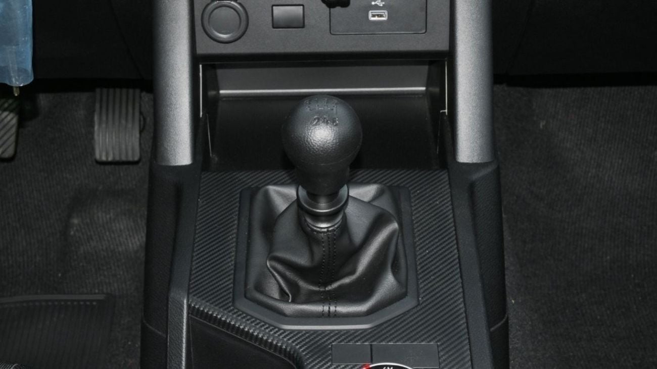 Mitsubishi L200 For Export Only !  Brand New Mitsubishi L200 L200-GLX-D-4WD 2.5L Diesel GLX | M/T | Euro 4 | 4WD | 2