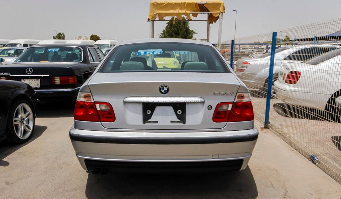 BMW 320i i (M-SPORT)