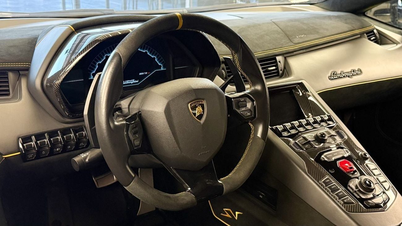 Lamborghini Aventador 6.5L V12 Lamborghini Aventador SV 2016 - LP 750-4 SV Roadster - Yellow (Giallo)