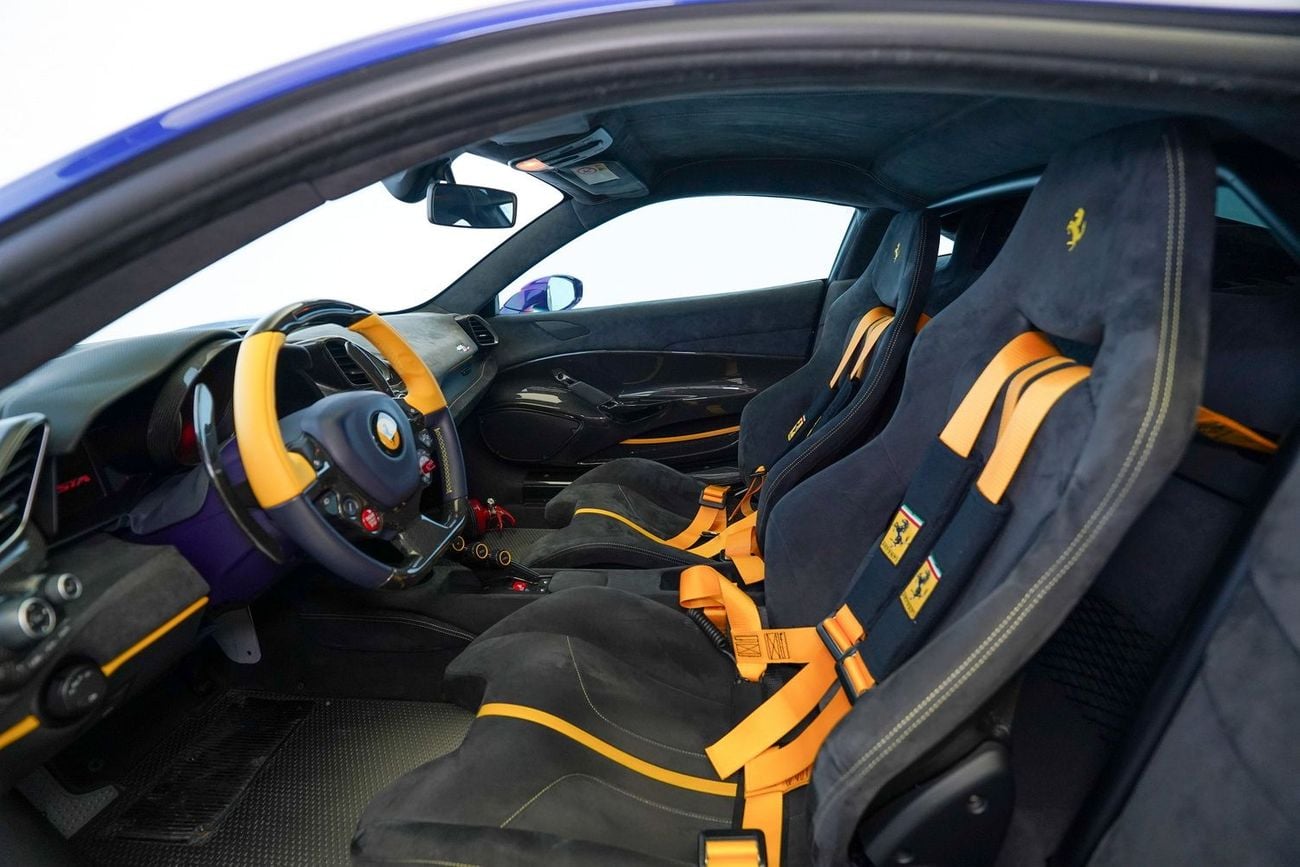 فيراري 488 بيستا