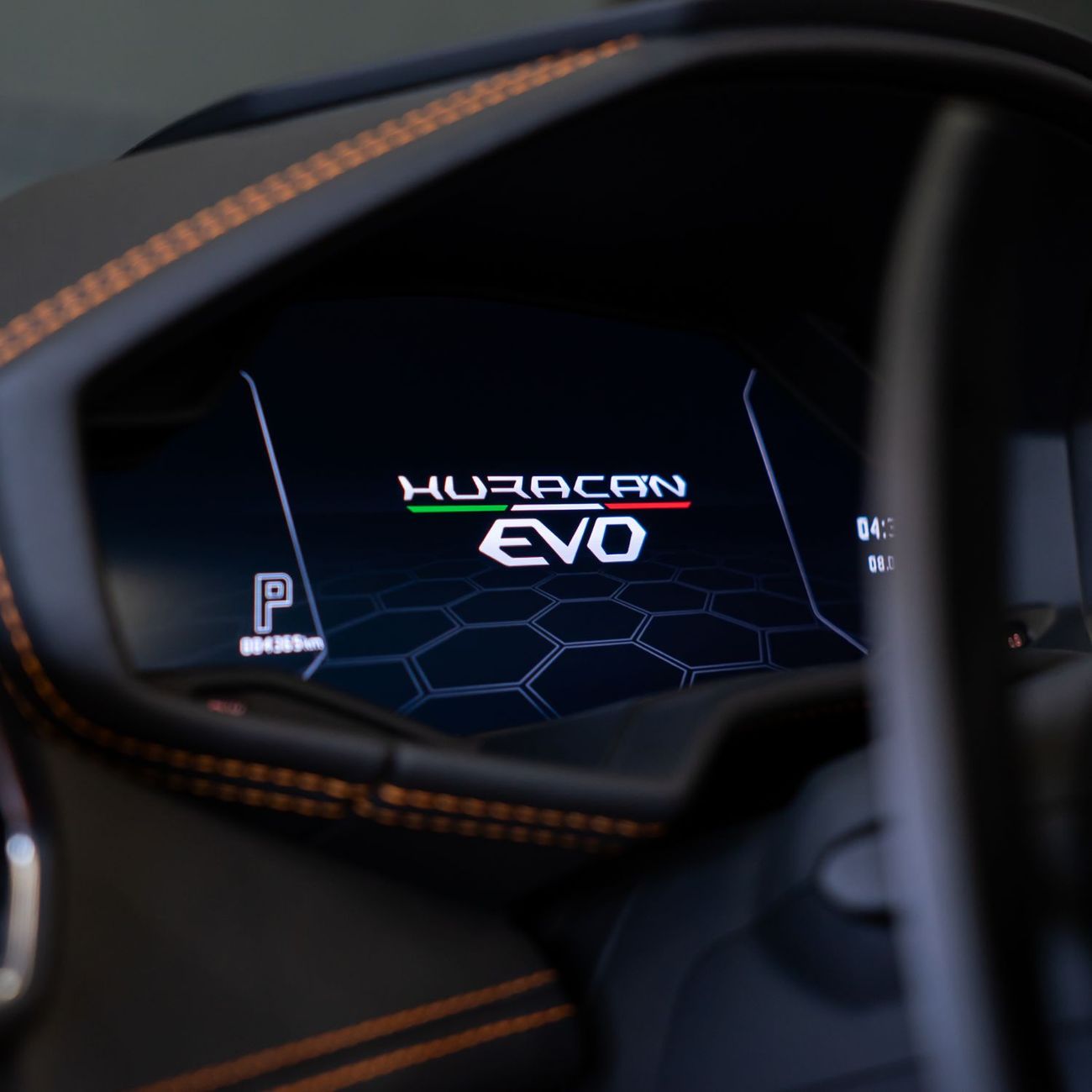 Lamborghini Huracan Evo Spyder AED 19,147 P.M • 0% Downpayment • Lamborghini Huracan EVO Spyder • 1 Year Warranty