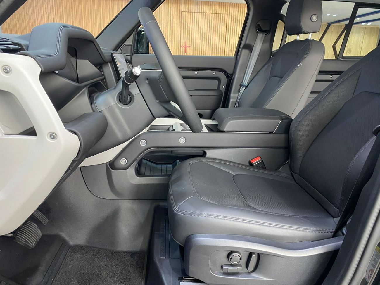 Land Rover Defender P400 110 | with warranty