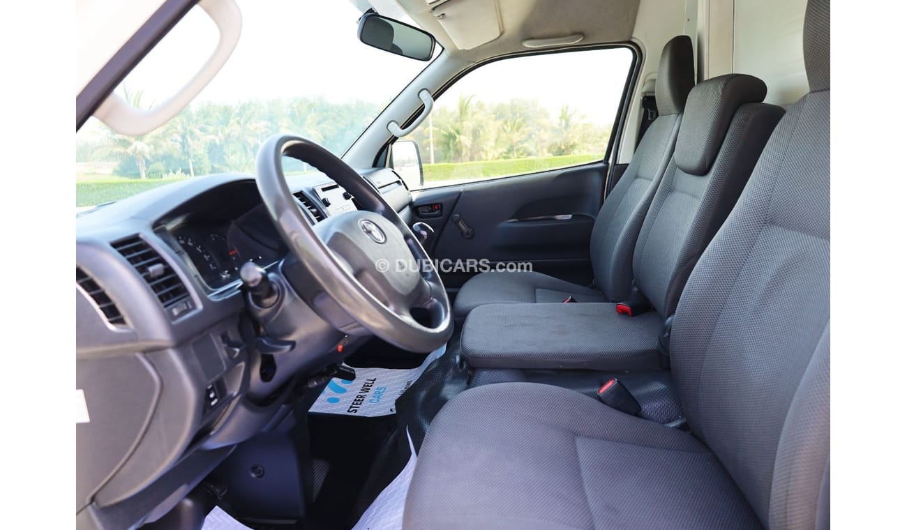 Toyota Hiace 2018 | Toyota Hiace | High Roof Chiller Van | GCC Specs | Excellent Condition