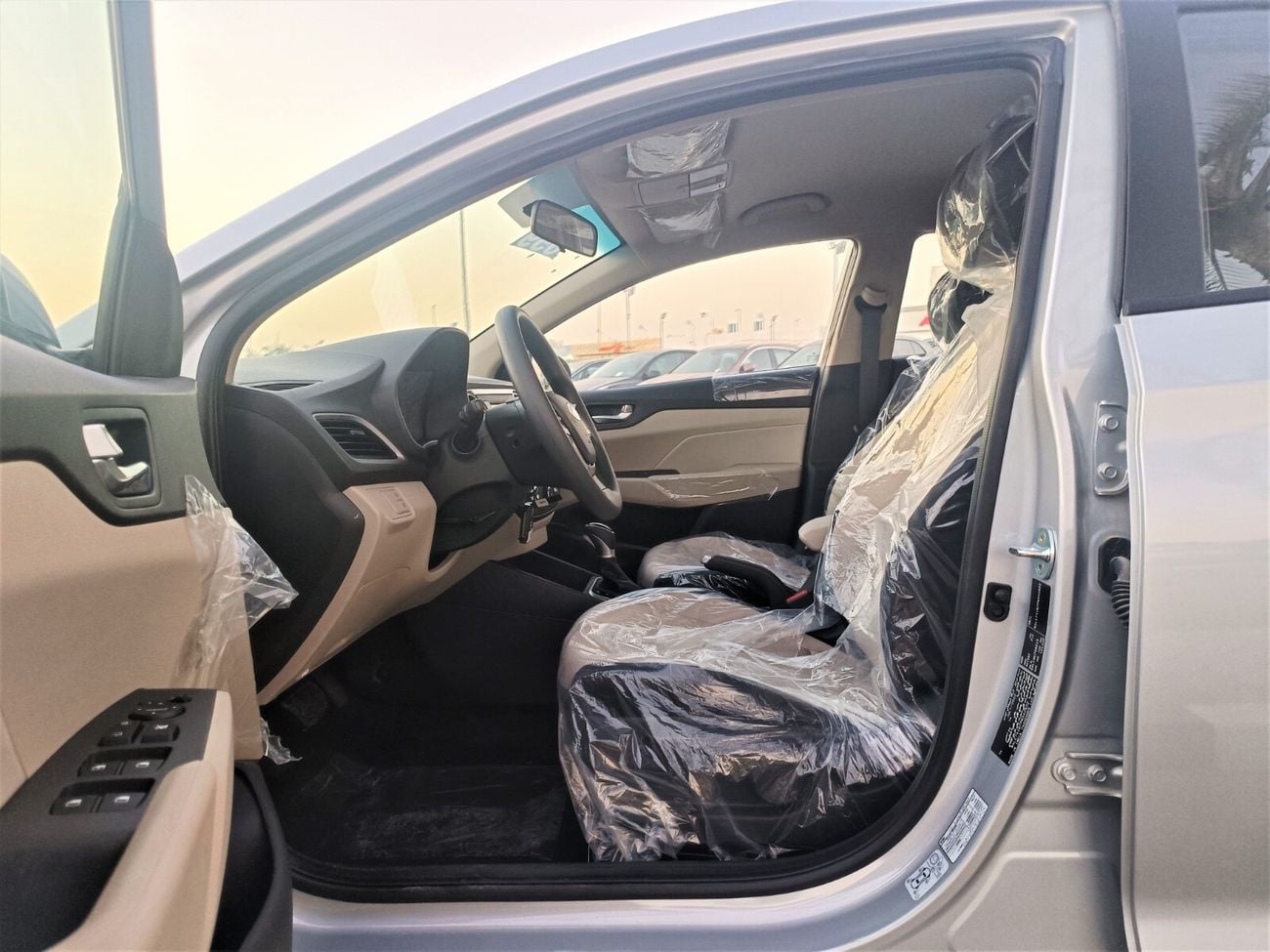 هيونداي أكسنت 1.4L PETROL, REAR PARKING SENSOR / REAR A/C (CODE # 342822)