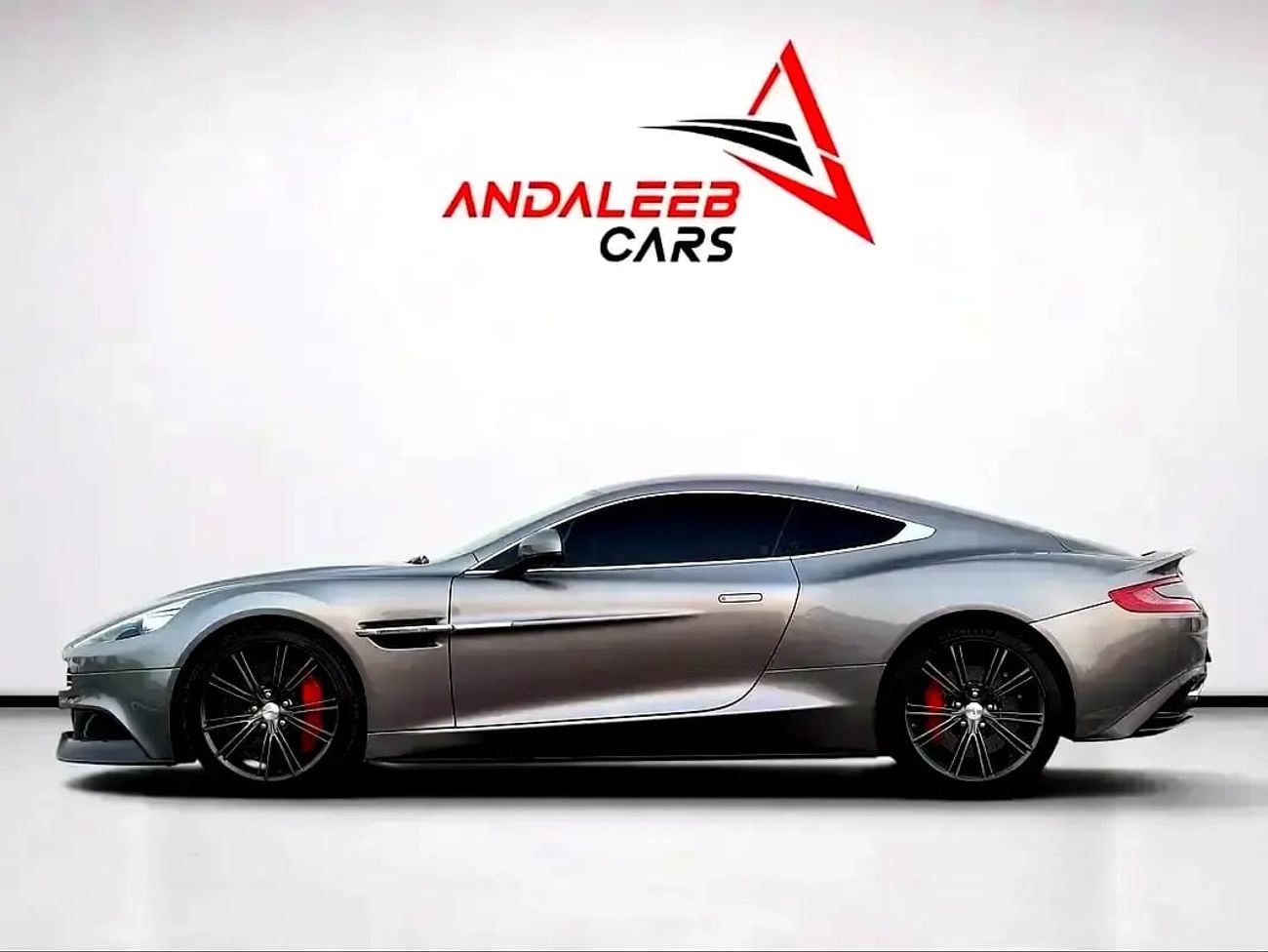 أستون مارتن فانكويش فولانتي RARE FULL CARBON SPEC | GCC | V12 ENGINE