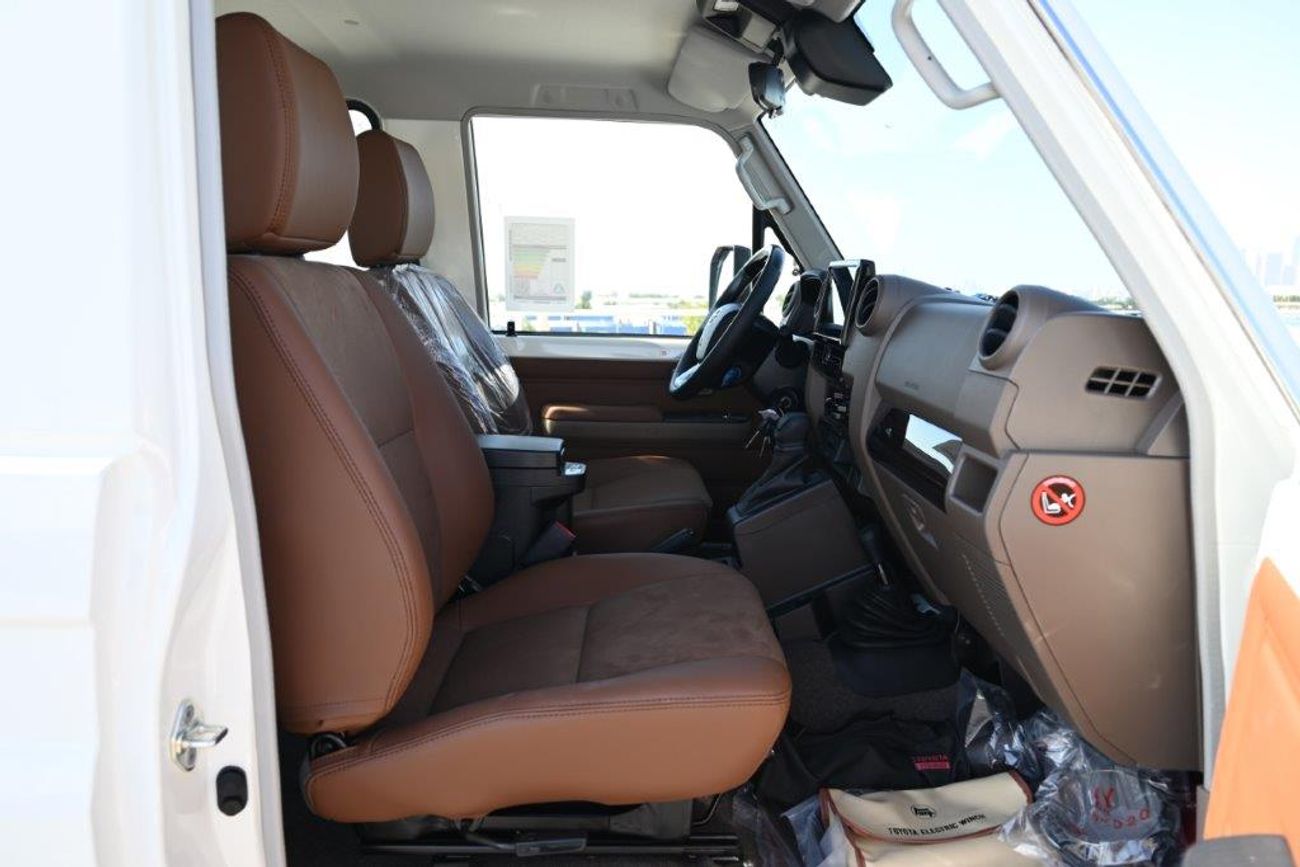 تويوتا لاند كروزر 70 2024 Model Toyota Land Cruiser Hard Top Super Deluxe 2.8L Diesel 5 Seater Automatic -Euro 5