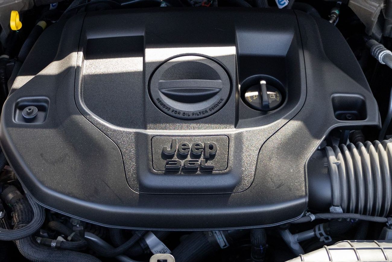 Jeep Grand Cherokee Jeep Grand Cherokee Summit 2023 American Spec under Warranty with Flexible Down-Payment.