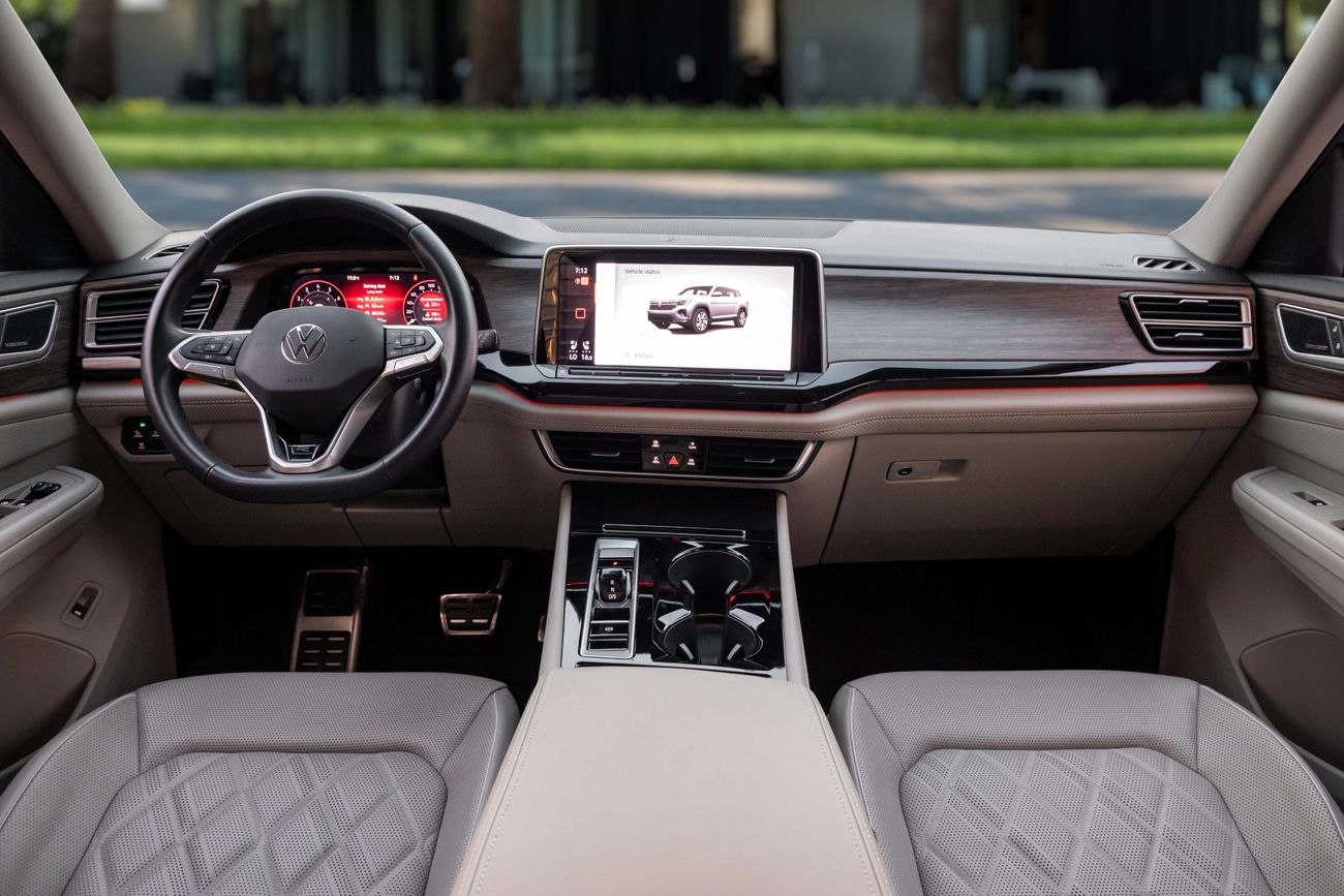 فولكس واجن تيرامونت Teramont R-Line | 3,388 P.M | 0% Downpayment | VW Warranty til Dec 2027!