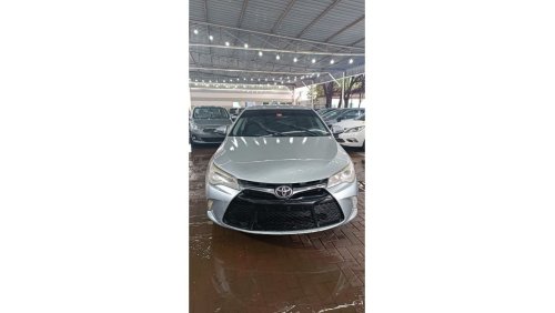 Toyota Camry SE وارد نظيف جدا