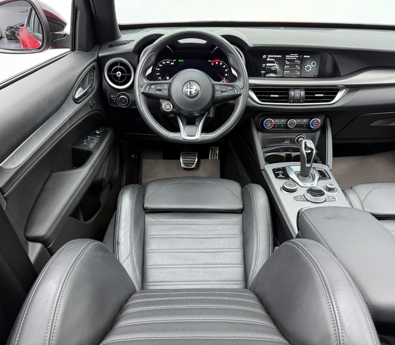 ألفا روميو ستيلفيو 2024 Alfa Romeo Stelvio Veloce, 2029 Agency Warranty And Service Contract, GCC