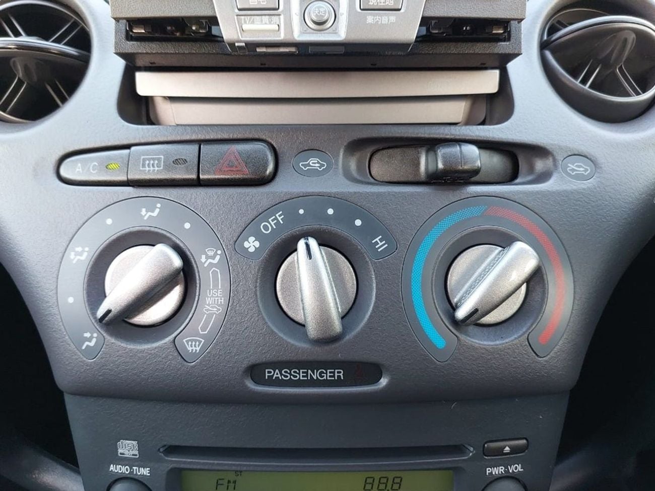 Toyota Yaris TOYOTA VITZ RIGHT HAND DRIVE(PM61356)