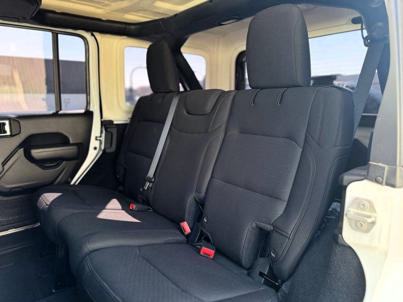 Jeep Wrangler Unlimited Sport 3.6L A/T