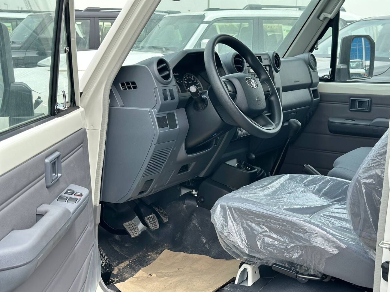 Toyota Land Cruiser LC78 4.2L DSL M/T // STD Option With Power Windows , Center Lock // Special Offer // By Formula Auto