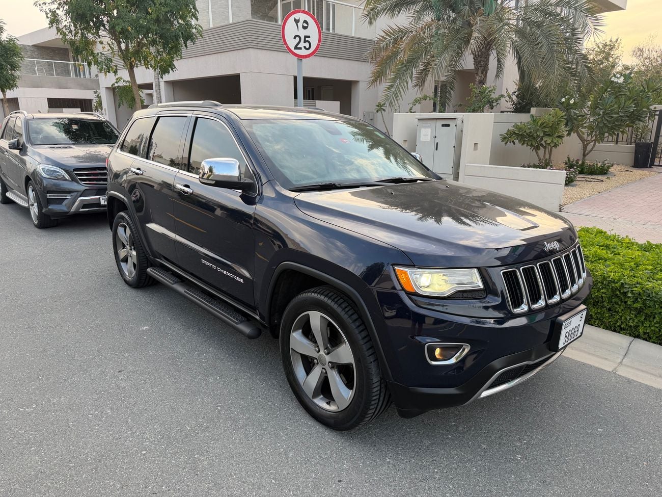جيب جراند شيروكي Limited Plus 3.6L