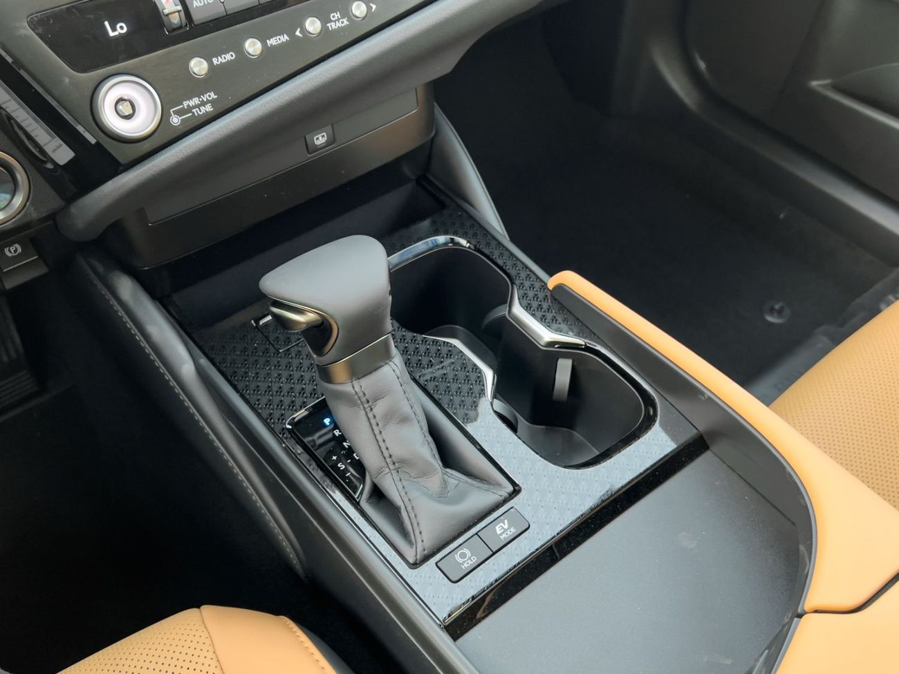 لكزس ES300h EXPORT ONLY - ES300h 2.5L Hybrid