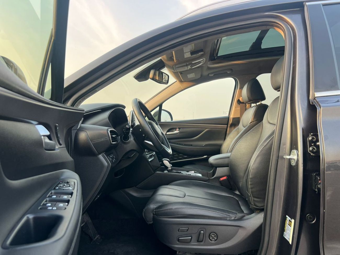 Hyundai Santa Fe 2020 Hyundai Santafe Limited  Panoramic View  - 360* 5 CAM- 2.4L V4 - AWD 4x4 -With Radar & Sensor -