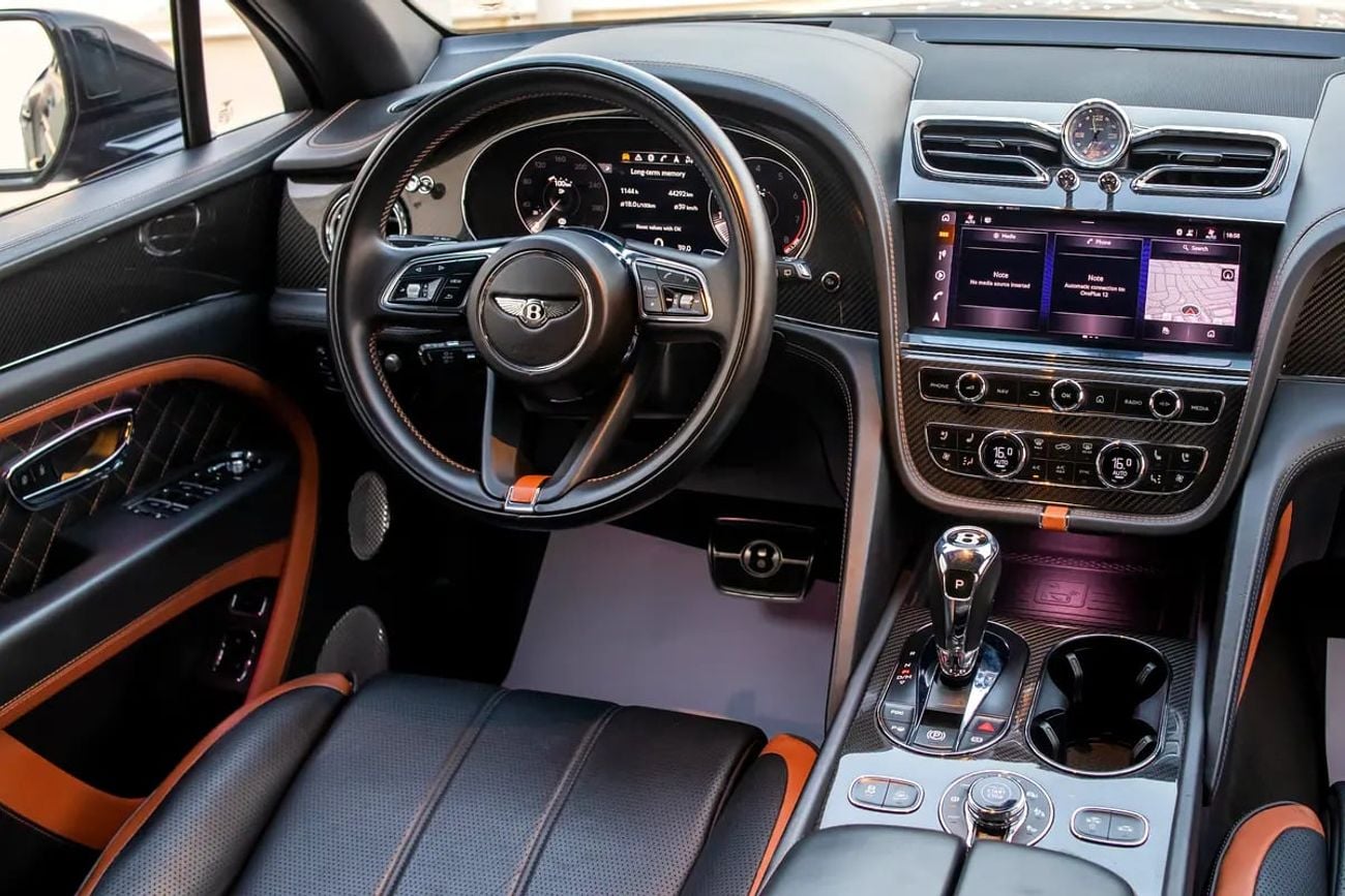 Bentley Bentayga SPEED MODEL - GCC SPECS - NO ACCIDENT - FULL SERVICE IN AGENCY