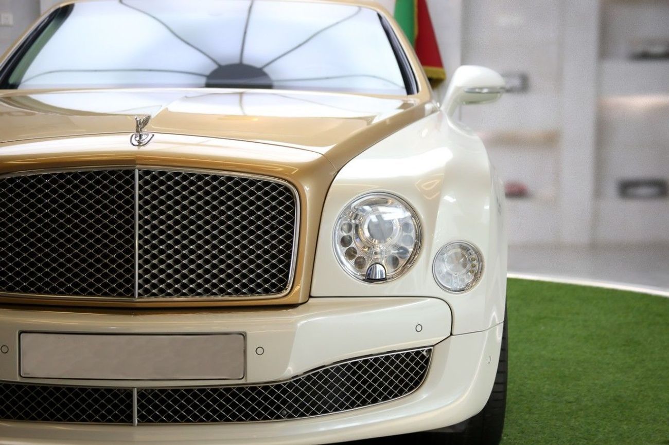 بنتلي مولسان TWIN TURBOCHARGED 6.75L V8 AGENCY SERVICED  NO ACCIDENT