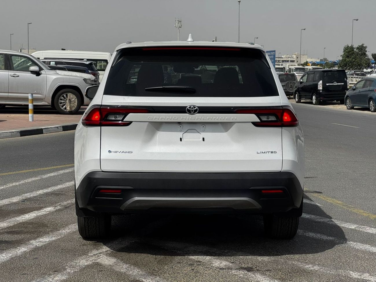 تويوتا جراند هايلاندر 2026 TOYOTA GRAND HIGHLANDER LIMITED TRIM CANADIAN SPEC READ STOCK AVAIALABLE IN SHOWROOM