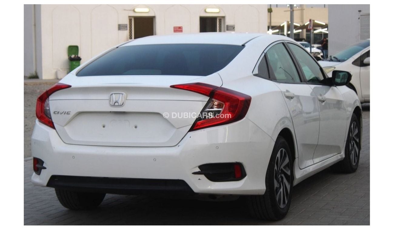 Honda Civic DX Honda Civic 2017 GCC, in excellent condition