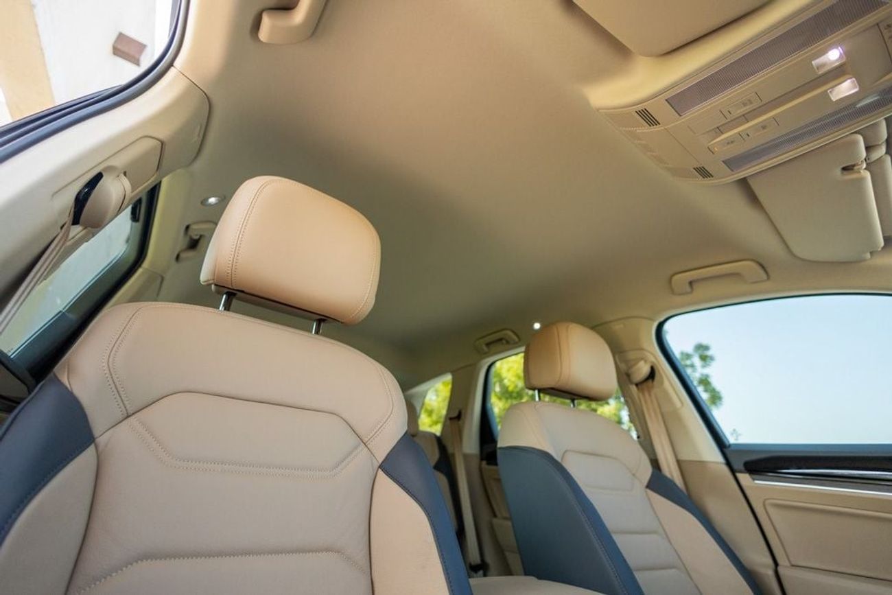 Volkswagen Touareg Atmosphere 3.0L Volkswagen Touareg 2023 GCC under Agency Warranty and Service Contract with Flexible